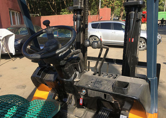 Orange Color 2.5T Used Diesel Forklift , FD25 Toyota Forklift Second Hand 2012